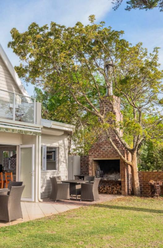 To Let 4 Bedroom Property for Rent in Keurbooms River Western Cape